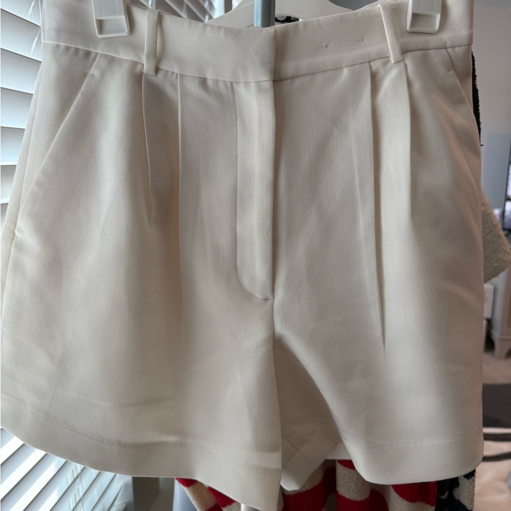 Abercrombie & Fitch High Waist Cream Shorts